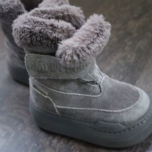 Moon Boot Kids Suede + Faux Fur Winter Boots Grey | US 10 EU 27